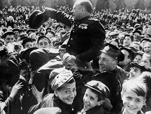 День Победы на Красной площади, 9 мая 1945 г. Фото из архива ИТАР-ТАСС