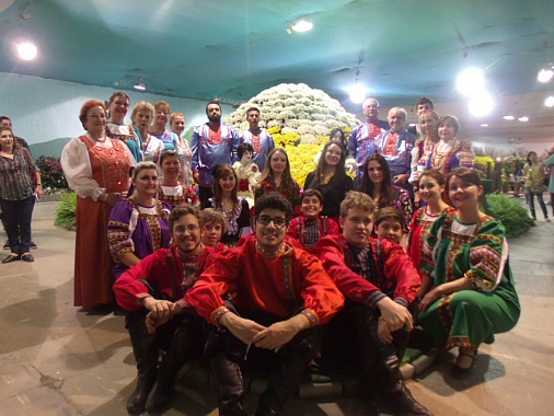 Русская культурная фольклорная ассоциация «Волга» на Празднике клубники в Атибайя, штат Сан Пауло, 2015 год.