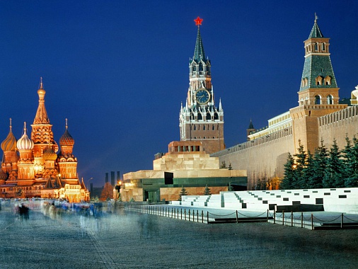 Москва. Красная площадь  вечером. Фото Сергея Козлова